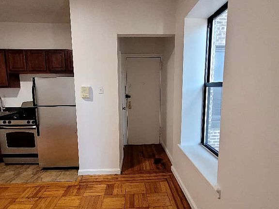 5th image of 75 Wadsworth Ter APT B22