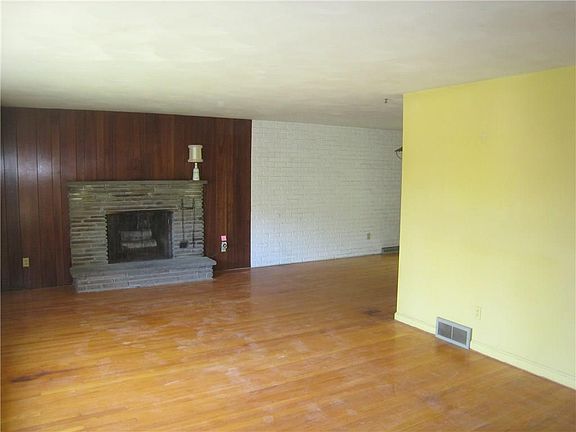 5th image of 102 Barcroft Dr