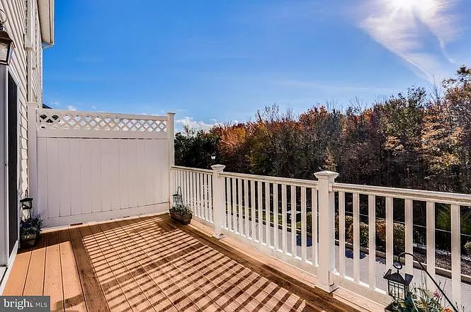 3 bed, 3.5 bath, 2592 sqft, $3,395 — Photo 3