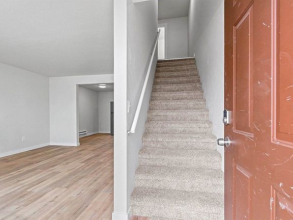 2nd image of 2130 Elmview Dr #M