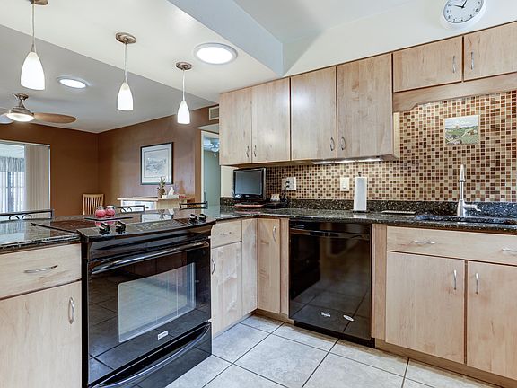 5th image of 3420 W Belmont Ave