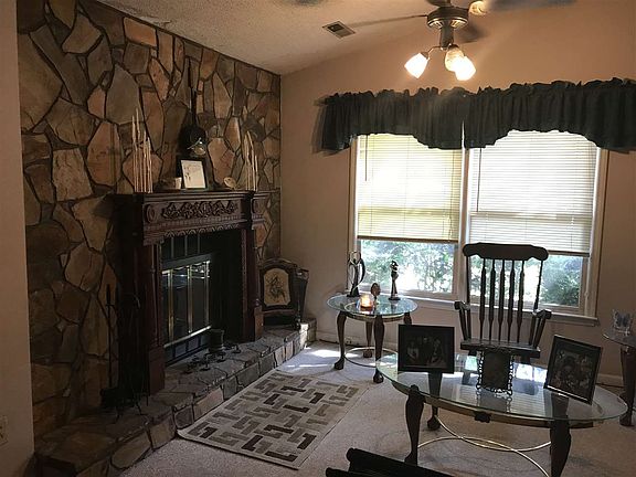 2nd image of 1005 Kennesaw Dr SE