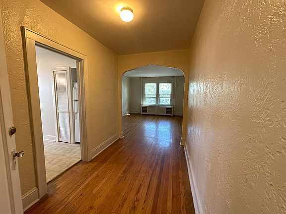 3rd image of 40 Parkwood St #3A