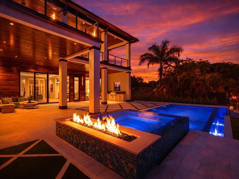 1st image of 736 Lagoon Drive