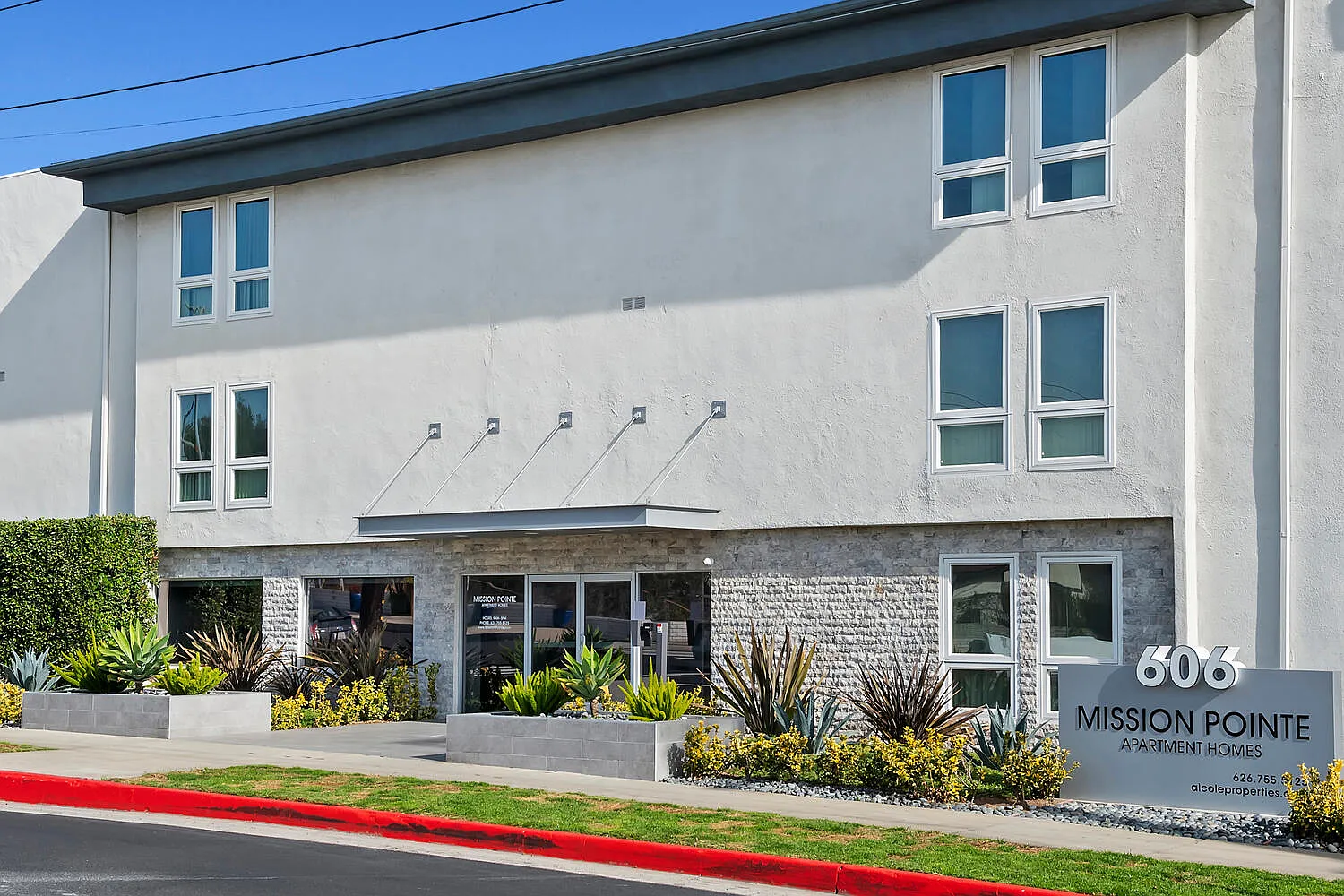 Mission Pointe Apartment Homes — Photo 2