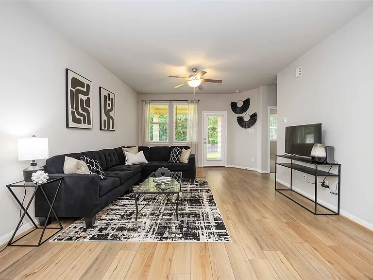 7047 Silverleaf Oak St — Photo 10