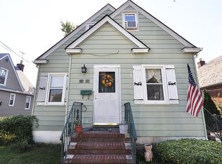 34-08 205th St, Flushing, NY 11361