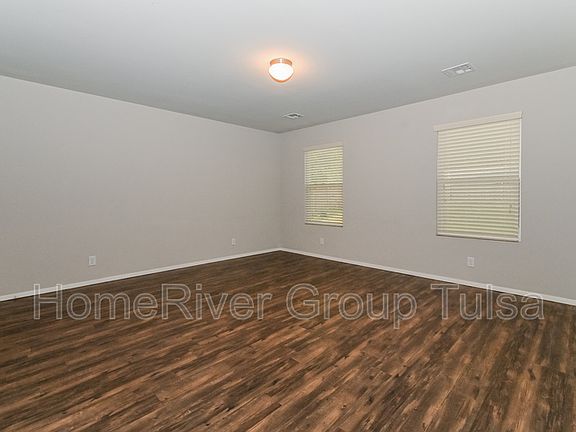 3rd image of 1509 S 31st St