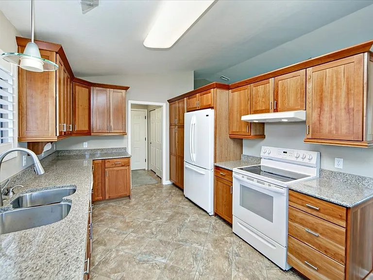 7184 E Pioneer Ln — Photo 9