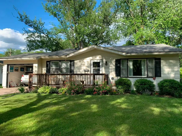 334 S 15th St, St Charles, IL 60174