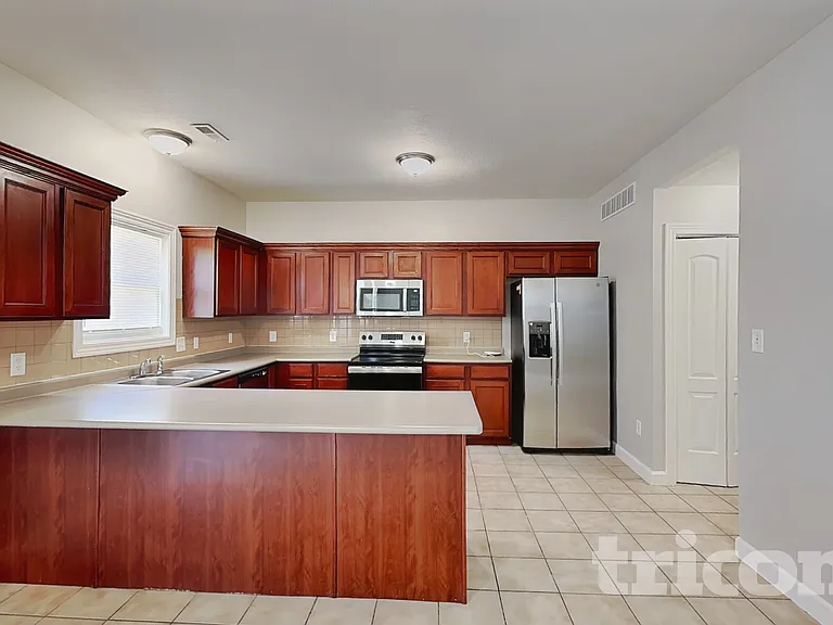 5426 Basin Park Dr — Photo 9