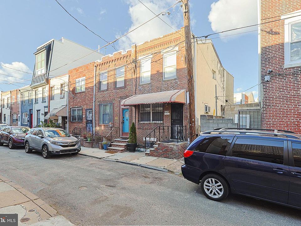 2nd image of 809 Earp St
