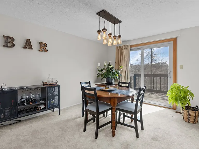 264 Scott Ln — Photo 4