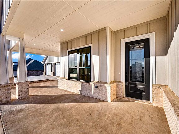 4th image of 3522 Mesa Dr
