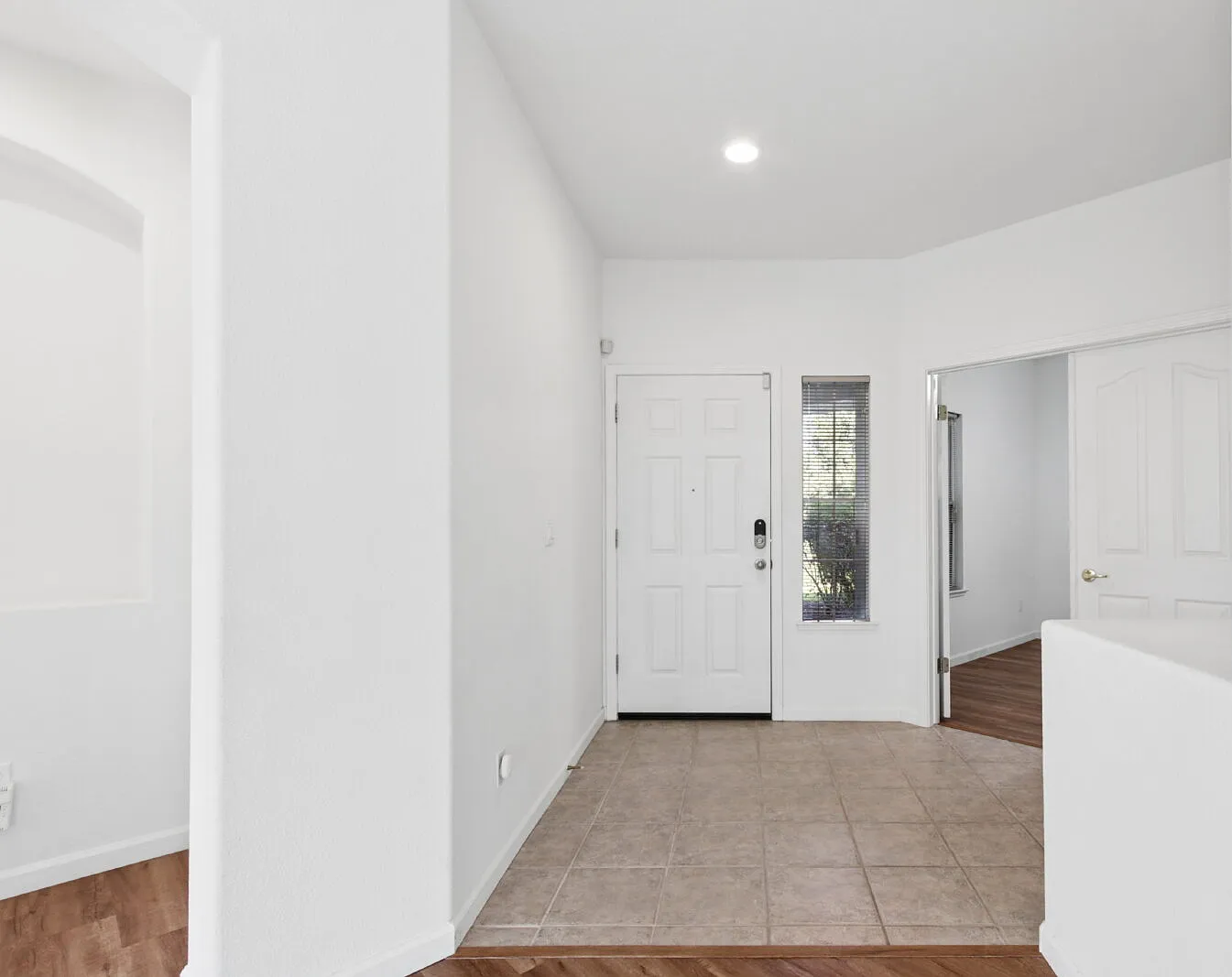 3 bed, 2.0 bath, 1567 sqft, $3,200 — Photo 4