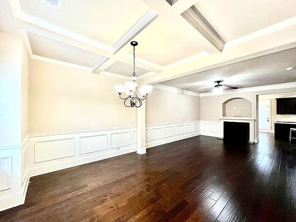 3rd image of 1040 Jardin Ct