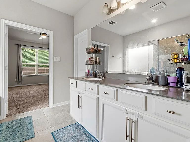4551 Overlook Bend Dr — Photo 13
