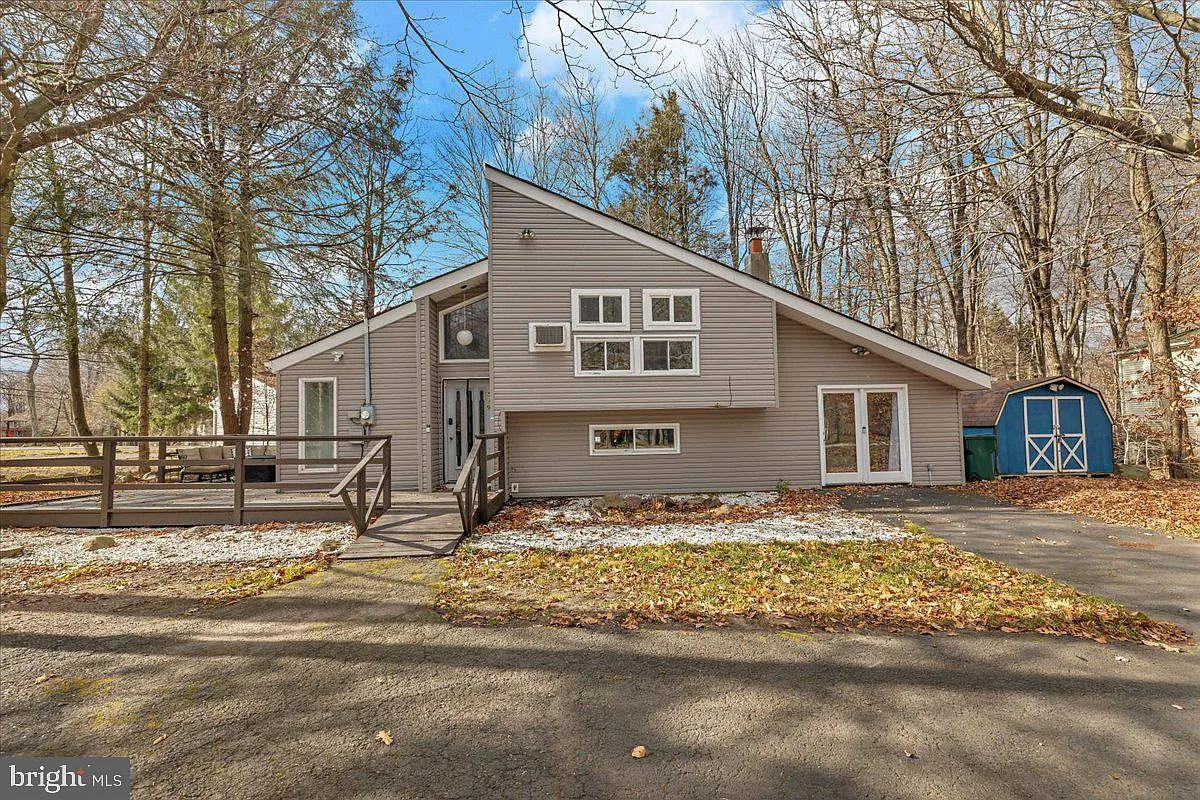 259 Greenbriar Cir photo 1