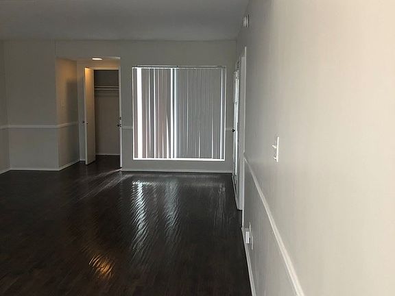 4th image of 905 Edgewood St APT 05