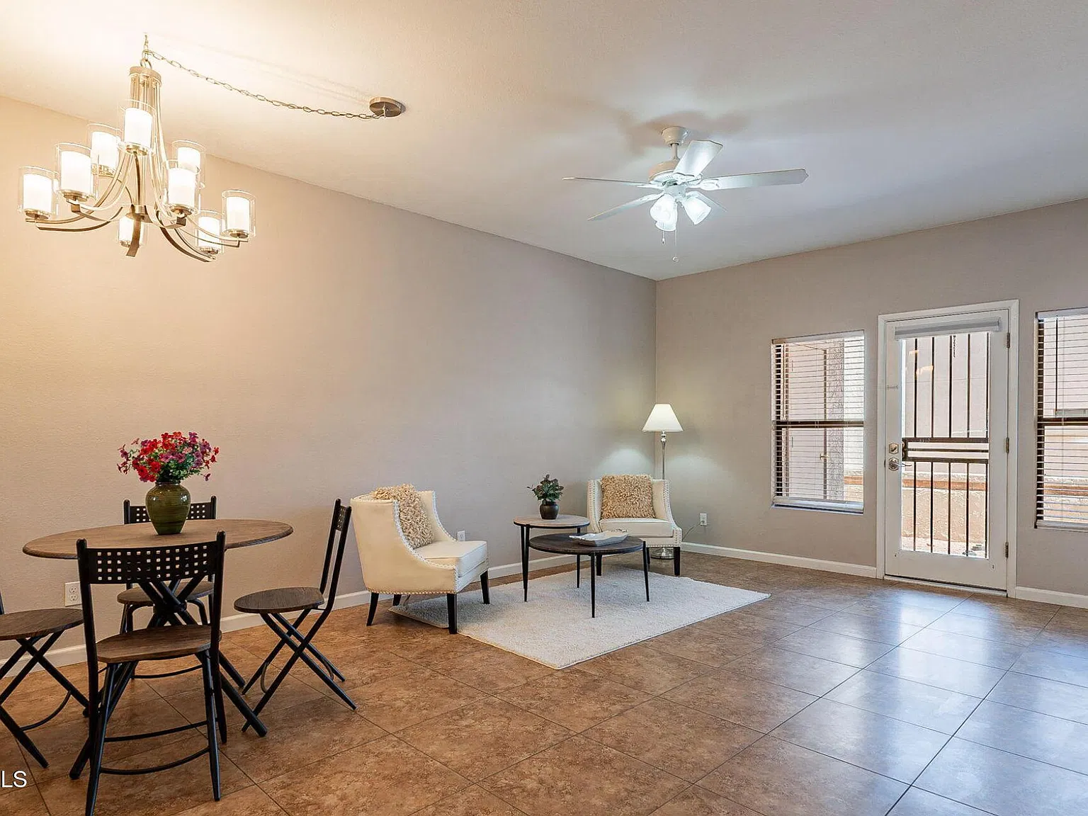 2 bed, 874 sqft, $1,250 — Photo 3