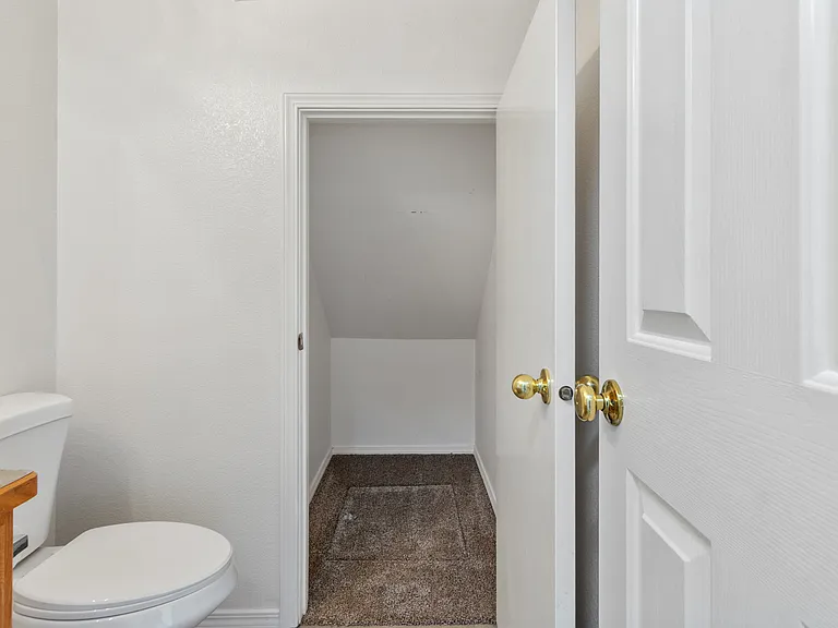 2114 E Olympic Ave — Photo 21