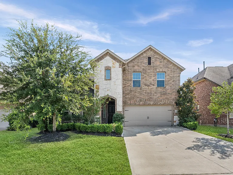 1015 Pink Lily Ln — Photo 1