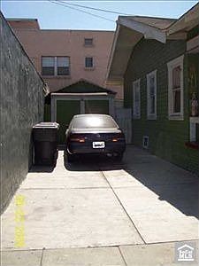 2nd image of 634 E 10th St