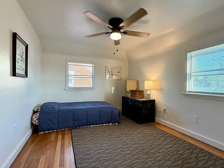 22600 Ivan Ave — Photo 6
