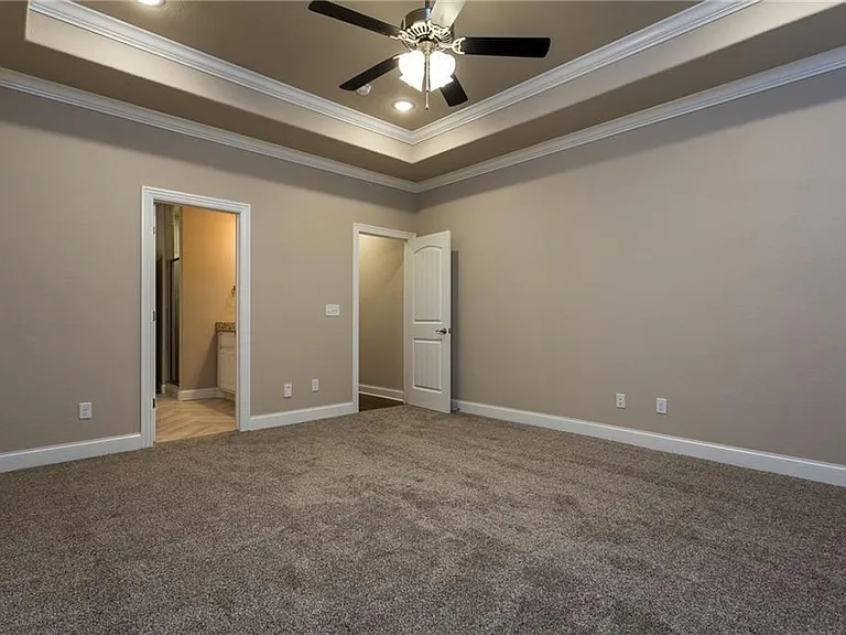 3502 SW Brittany Rd — Photo 7