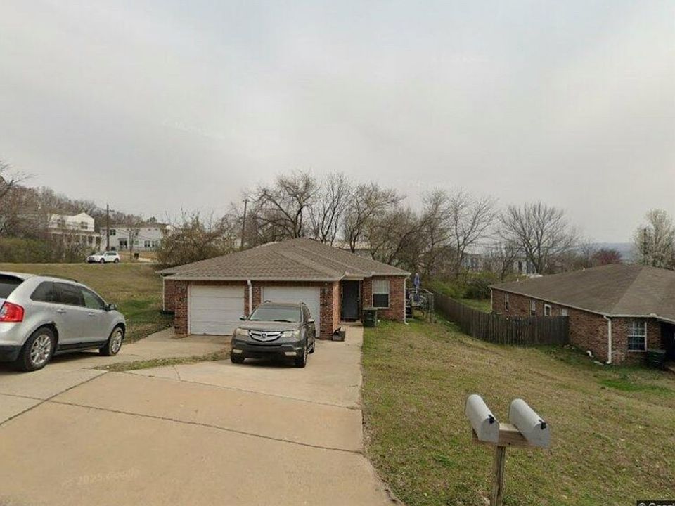 1st image of 730-732 S Erika Ave