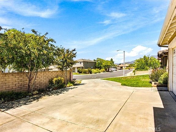 3rd image of 96 Cold Spring Ave