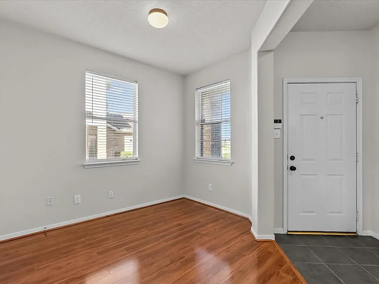 7535 Park Bend Ln — Photo 7