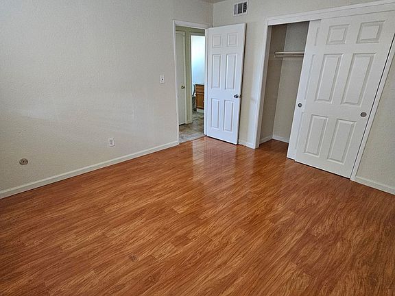 3rd image of 6040 Hilltop Dr
