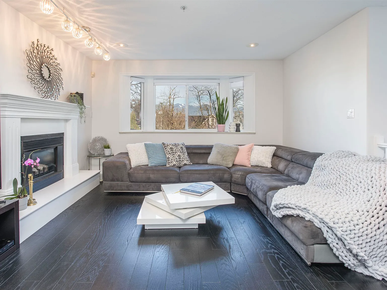 4 bed, $4,500 — Photo 3