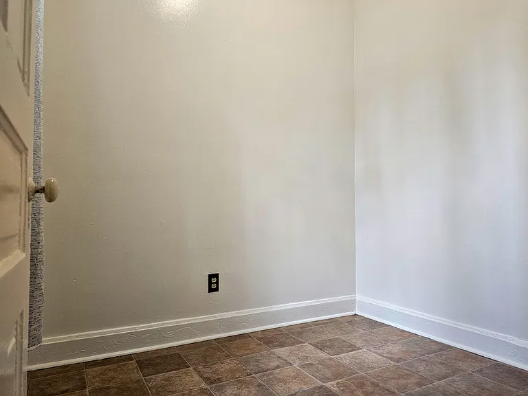 2739 W 16th St #1R — Photo 9
