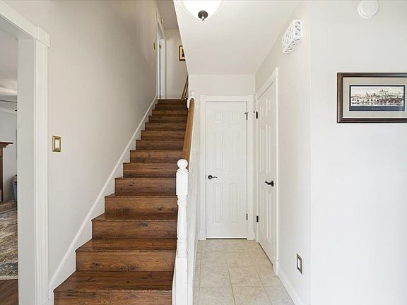 5th image of 361 Meadow Way Cv