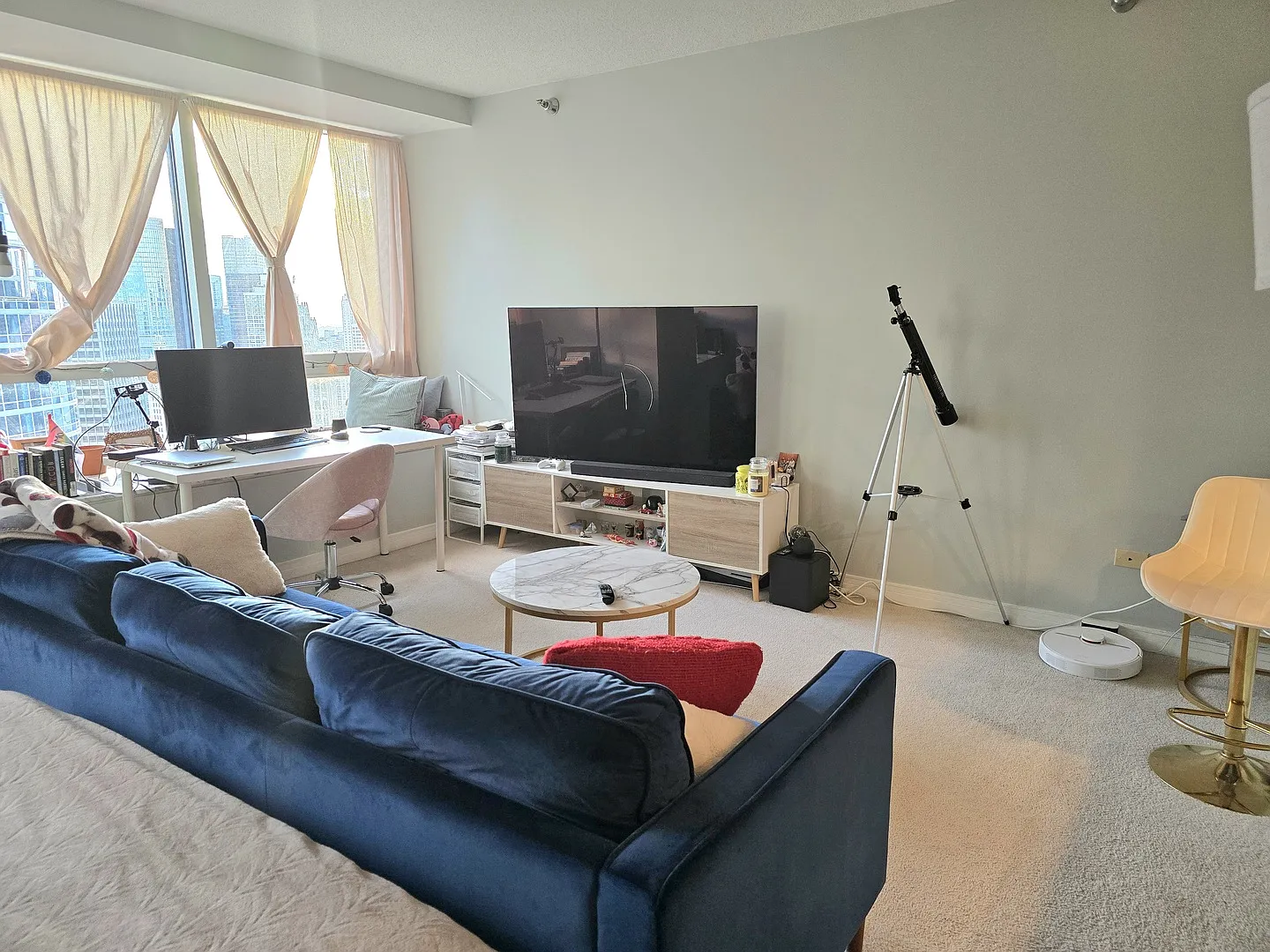 Studio, 1.0 bath, 650 sqft, $1,950 — Photo 2