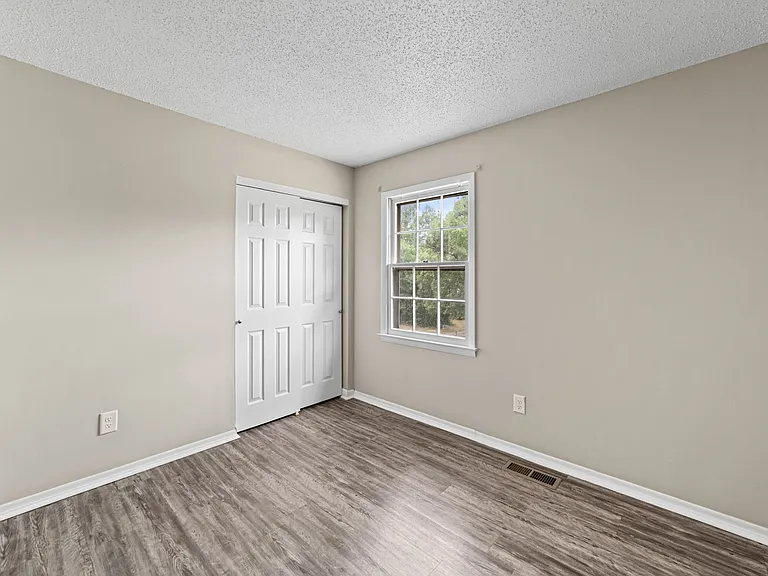 2103 Shane Dr — Photo 26