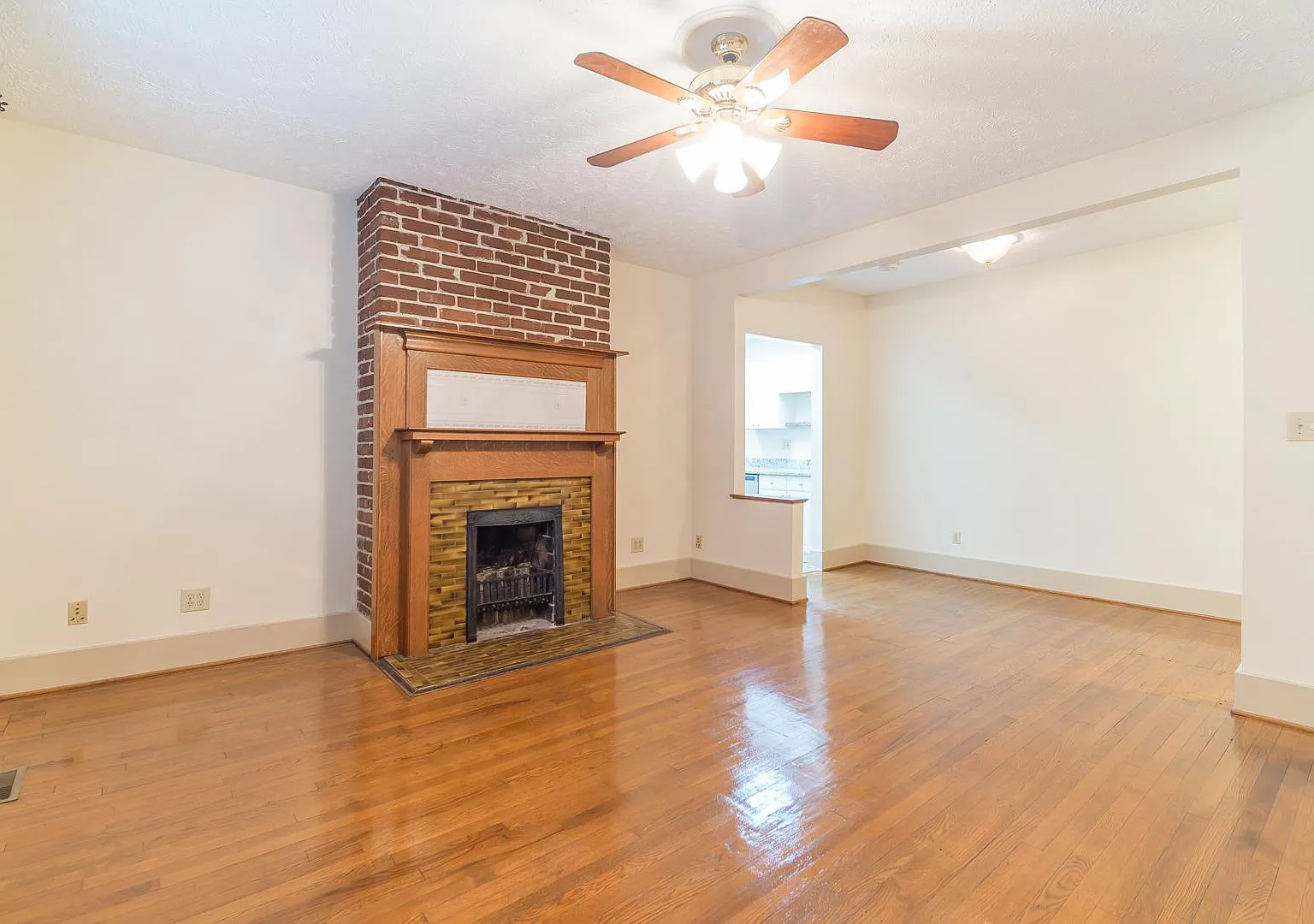 2 bed, 1200 sqft, $1,850 — Photo 3