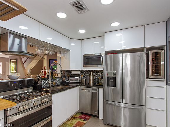 4th image of 812 Raymond St #812