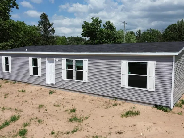 11399 Union St, Fife Lake, MI 49633