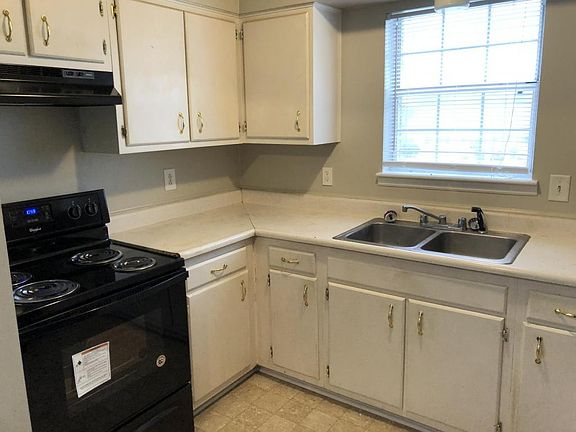 5th image of 3688 Crosby Dr #B