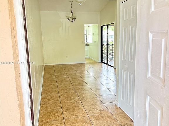 3rd image of 1021 Adams Ave #1021E