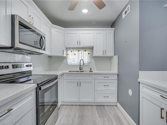 5th image of 681 S Hollybrook Dr APT 305
