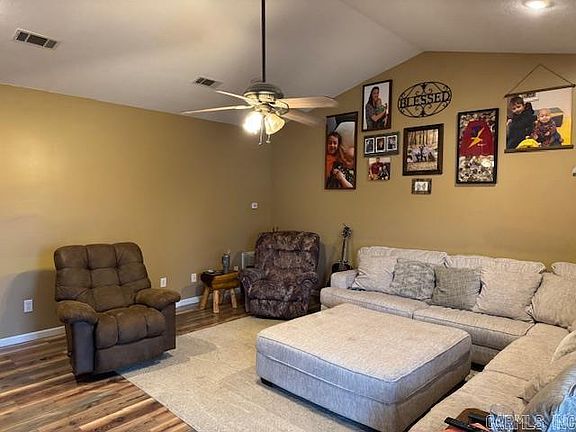 5th image of 4017 Country Club Rd