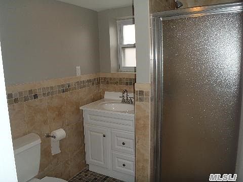 5th image of 565 E Pine St