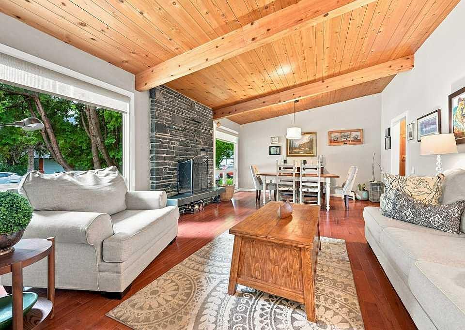 1st image of 6 S Varcourt Pl NW