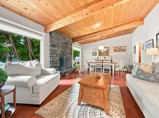 6 S Varcourt Pl NW, Calgary, AB T3A0G8