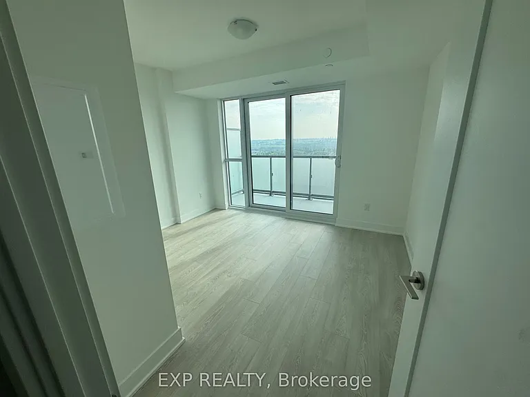 2545 Simcoe St N #2403 — Photo 3