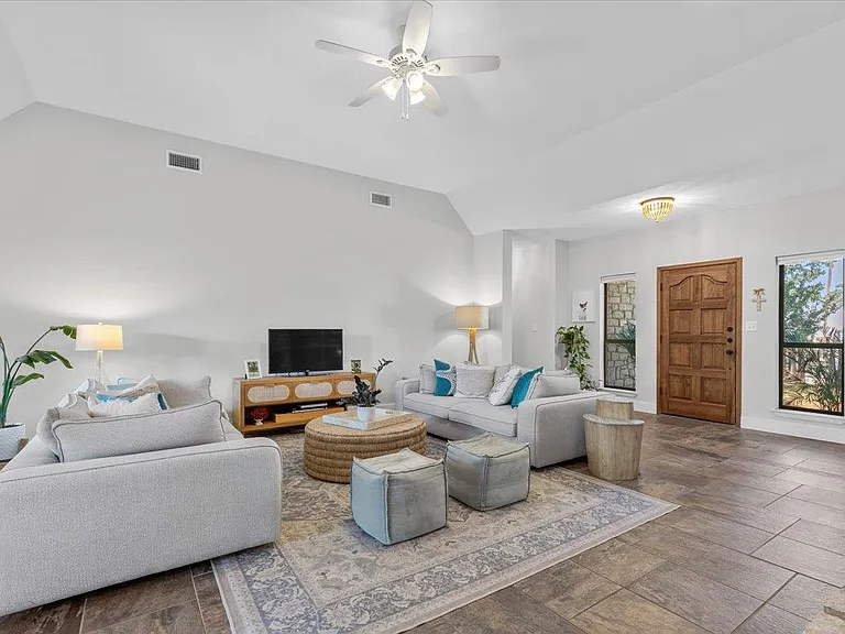 116 Lei Ct — Photo 7